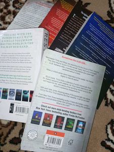 Freida McFadden &amp; Tahereh Mafi Book Bundle