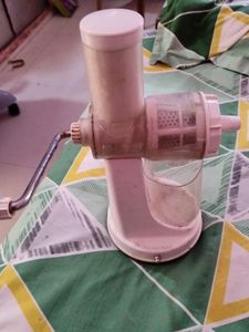 Hand Juicer