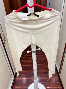 Comfortable Cream Colored Leggings