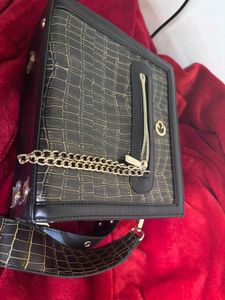 Stylish Croc Embossed Handbag