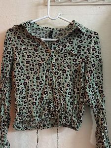 Stylish Leopard Print Cropped Shirt