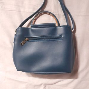 💙👜 New Women's Slingbag Olive Green Bluish Color