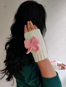 Crochet bow fingerless gloves