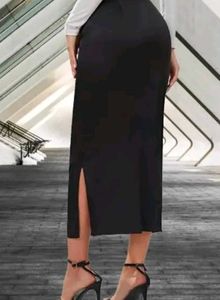 Elegant Black Midi pencil Skirt with Side Slit