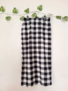 Chic Black &amp; White Gingham Skirt and Vintage Blous