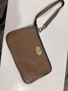 micheal kors wrist wallet