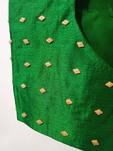 🆕️ Emerald Green Blouse (Sleeves Available)