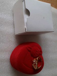 Cute Heart-shaped Ring In Golden Color