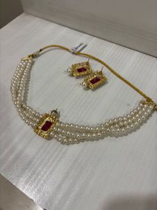 Elegant Pearl Choker with Red Stone