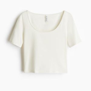 H&amp;M Casual Fitted Tee