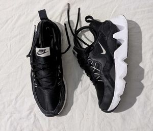 Nike Sneakers - Black &amp; White
