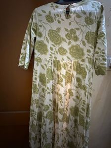 Elegant Kurta with Floral Print
