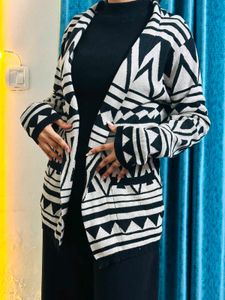 Stylish Black and White Geometric Cardigan