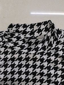 H&amp;M Houndstooth Print Top