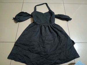 Off-Shoulder Black Dress Order On 1July And 20ff