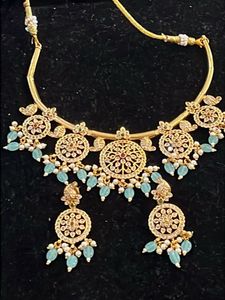 beautiful hasli pattern pearl stone set