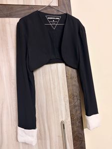 Chic Black Cropped Bolero Jacket