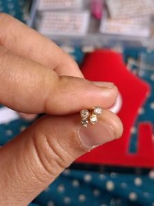 Sparkling Stud Earrings gold