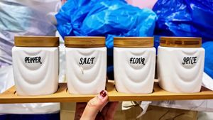 Ceramic Spice Jars with Bamboo Lids