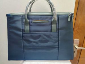 Stylish Navy &amp; Green Duffle/Travel Bag