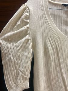 Cream V-Neck Knit Top with Puff Sleeves