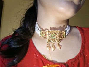 Elegant Indian Jewelry Set with Earrings