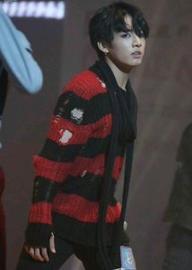 Black Red Y2k Top
