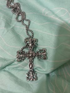 Stylish Silver Cross Pendant Necklace