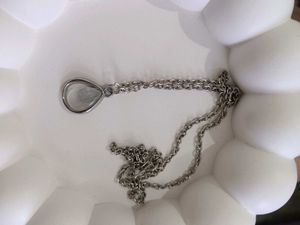 Elegant Teardrop Pendant Necklace