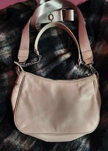 H&amp;m sling bag