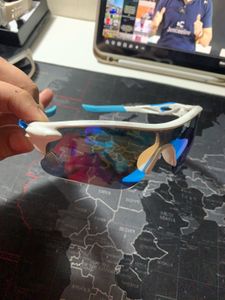 Oakley Sporty Sunglasses ( not authentic )