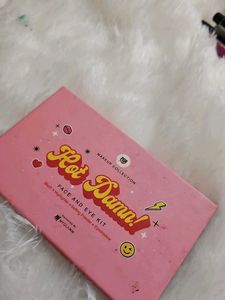 Multicolor Blush and Highlighter Palette