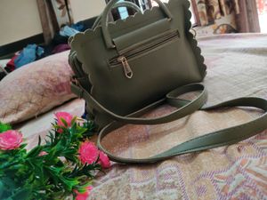 Beautiful 😻 Olive Handbags+ Sling bag 😍💰