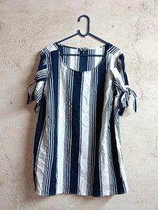 Chic Striped Tie-Sleeve Top Oversized