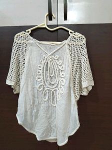 Women's Thrifted Crochet Top! 🕊️