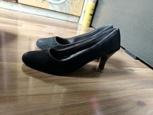 Women's Heels In Black