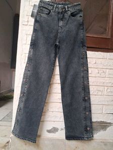 Branded Stylish Button-Detail Jeans