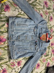 Classic Levi's Denim Jacket