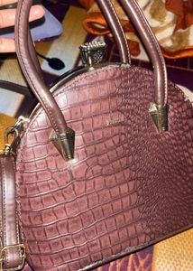 J BLUES Crocodile Embossed Dome Handbag/SlingBag👜