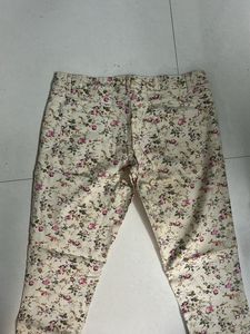 Floral Print Skinny Pants