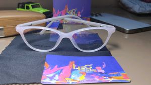 Stylish Light Pink Cat-Eye Eyeglasses