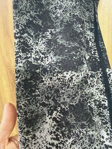 Women's Athleisure Set: Black Top &amp; Ombre Leggings