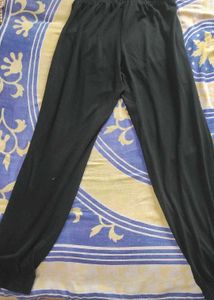 2 jogger pant and two shorts
