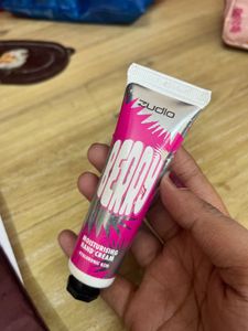 Zudio Berry Moisturising Hand Cream
