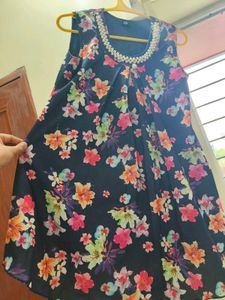 Floral Print Sleeveless Kurta