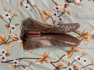 Embellished Girls Jutti