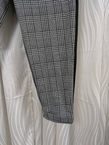 H&amp;M checked Tapered Pants