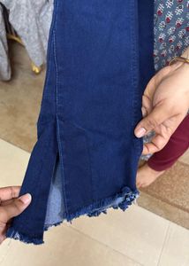Stylish Blue Denim Cropped Jeans