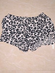 Shorts- leopard print