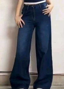 Graphic T-Shirt and jeans combo